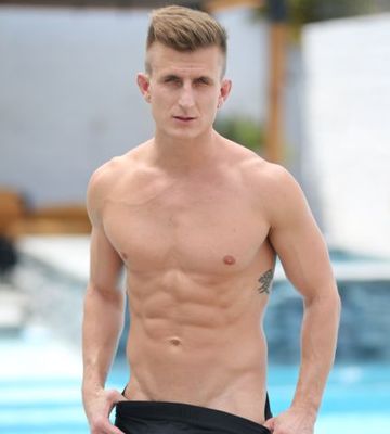 Oliver Faze Nude