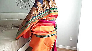 Boodhi Daadi Amma ki saree utaar kar unki chut chod diya Porn Video