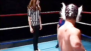 Gwen summers having sex with a midget wrestler Porn Video