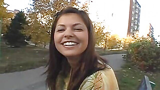 Cute darling is giving fellow a oraljob outdoor Porn Video