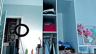 Muscle girl with big boobs does sexy dance in office Porn Video