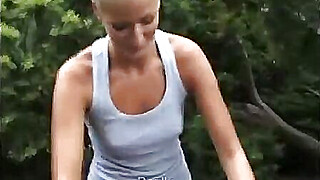 CZECH STREETS BEAUTIFUL AMATEUR IN PARK Porn Video