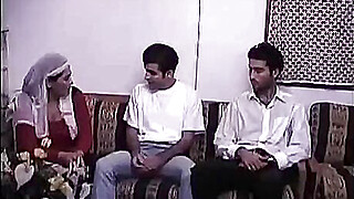 Horny Turkish mature babe enjoys taking it in the ass Porn Video