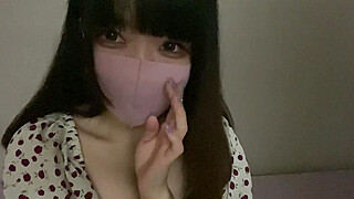 夜中こっそり電話しながらオナニー Porn Video