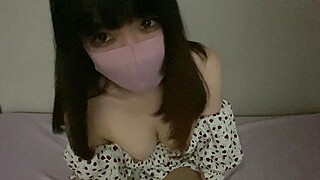 夜中こっそり電話しながらオナニー Porn Video