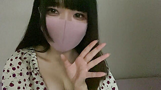 夜中こっそり電話しながらオナニー Porn Video