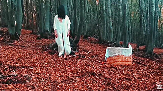 Perversa sogna di essere scopata e sborrata in bocca nel bosco halloween Porn Video