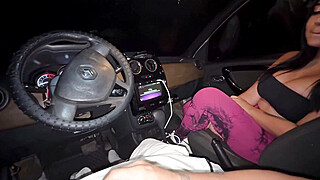 Chubby Latina with big tits got in the car and offered him creampie sex Porn Video