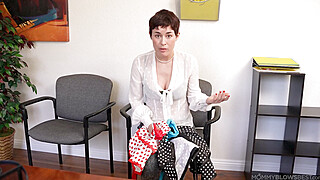 Mommy Blows Best - Sexy Starter Business Porn Video