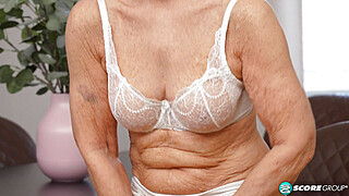 Romana Sucking a good Dildo ;) Porn Video