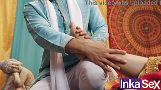 Chudai - Milf Hindú de grandes tetas le es infiel a su esposo con masajista... Porn Video